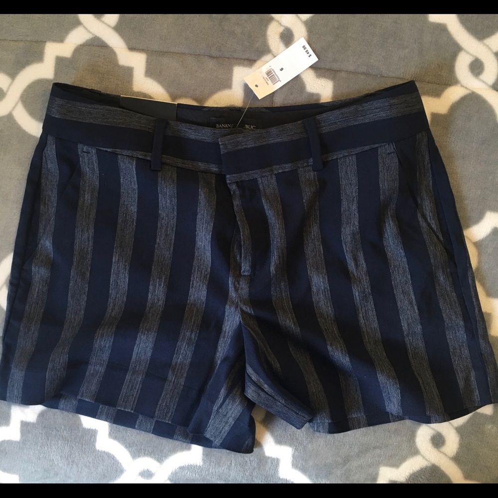 Banana Republic Shorts Tailored Stripes Blue lady